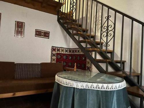 Tía Clotilde es una casa grande ideal para familias y grupos de amigos (Tia Clotilde es una casa grande ideal para familias y grupos de amigos) in Navatejares