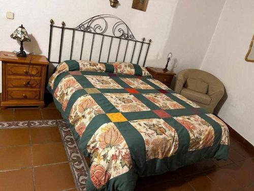 Tía Clotilde es una casa grande ideal para familias y grupos de amigos (Tia Clotilde es una casa grande ideal para familias y grupos de amigos) in Navatejares
