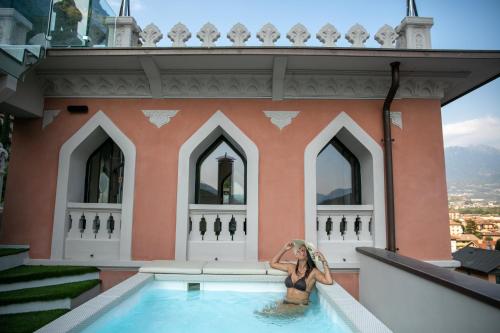 Swimming pool, La Portineria Luxury B&B in Piancogno