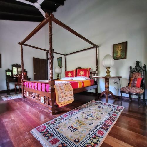 King Room with Garden View image 7
