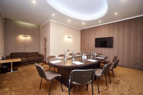Alexandrovskiy Hotel - image 3