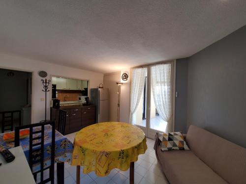 Miougrano 3 Pieces Climatise 48m2 5 Personnes Park - image 3