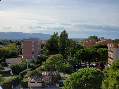 Apartment with Balcony image 6