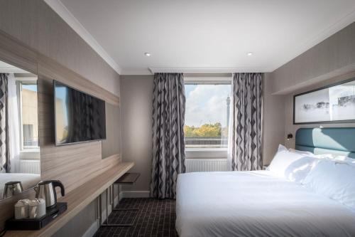 Guestroom, City Sleeper at Royal National Hotel in Bloomsbury