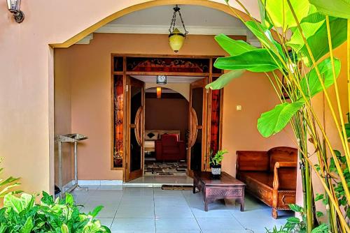 ADA WAKTU Bed & Breakfast near Hutan Pinus Bukit Becici