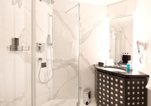 Hotel Sonne Sissach Room Type - Queen Room