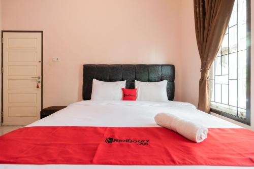 RedDoorz Syariah at D'Ostha Residence, Bukittinggi