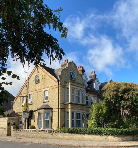A & B Guest House Cambridge, Cambridge