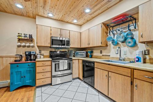 Getaway Condo in Warrensburg, USA