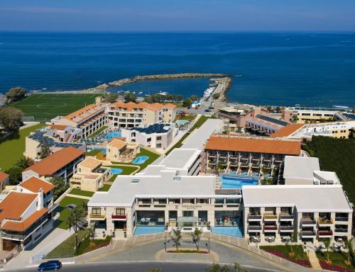 Porto Platanias Beach Resort & Spa - image 5