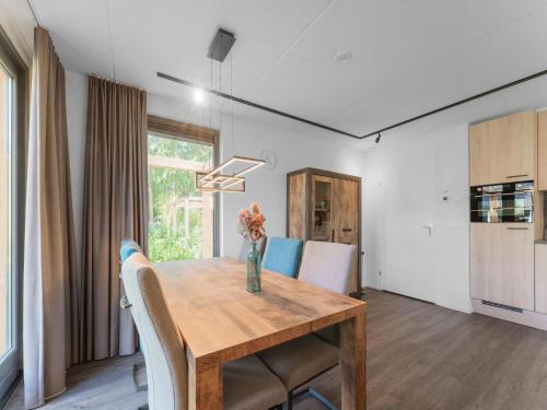  Detached 6-person Forest Villa, Walking Cycling in Lochem in Lochem