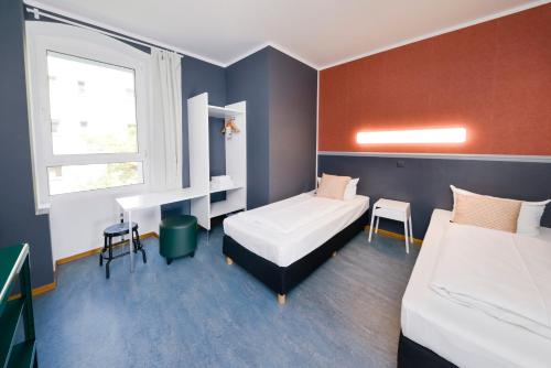 Old Town Hostel - image 5