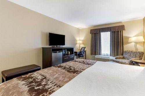 Best Western Plus Pembina Inn & Suites