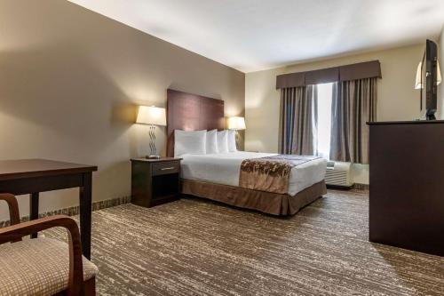 Best Western Plus Pembina Inn & Suites