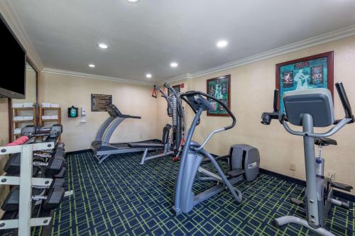Quality Inn Placentia Anaheim Fullerton - image 12