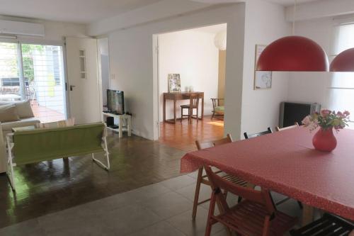 Spacious house with garden, La Plata center., La Plata (Foto 10)
