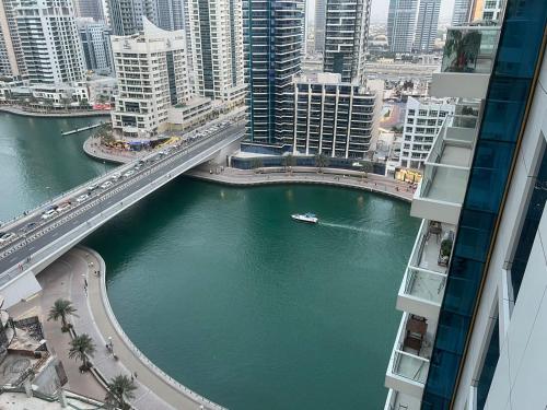 Spacious 1BR with full Marina View, Дубай
