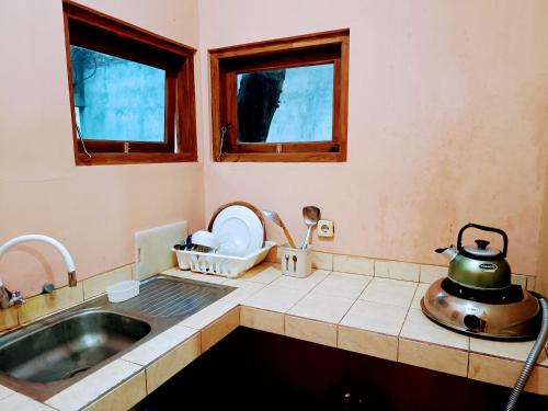 ADA WAKTU Bed & Breakfast near Hutan Pinus Bukit Becici