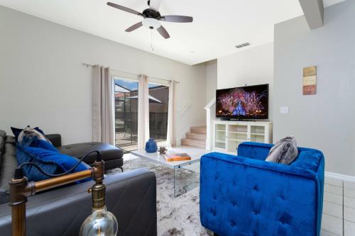 Relaxing 3 bedroom home near Disney 4564