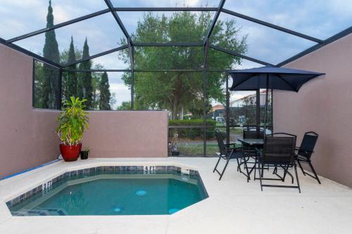 Relaxing 3 bedroom home near Disney 4564