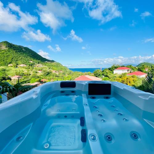 Spa, Ti karet - Charmant logement avec Jacuzzi et vue mer in Terdeo