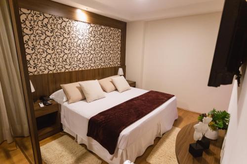 Suite with Spa Bath image 1