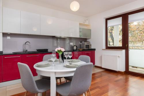 Apartamenty Zatoka Górny Sopot by Noclegi Renters - image 5