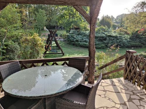 Balkons/terase, Domaine Pagel Gîte nature piscine chauffée vaste jardin avec activités enfants (Domaine Pagel Gite nature piscine chauffee vaste jardin avec activites enfants) in Catus