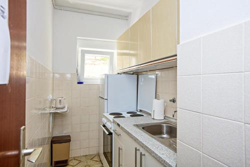 Triple Room Tisno 5128a - image 4