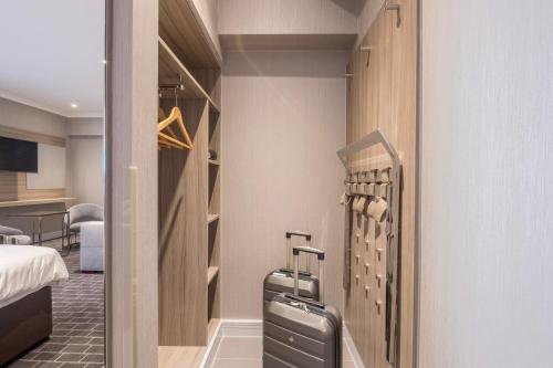City Sleeper at Royal National Hotel - image 4