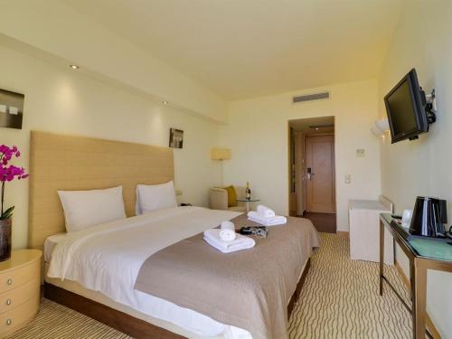 3 twin beds