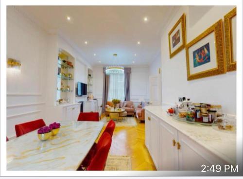 4 Bedrooms Villa, Hugh Street Central London in London