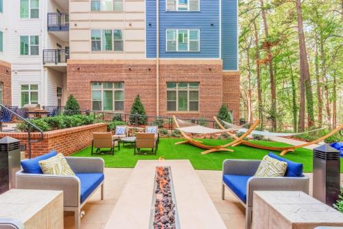 Modish and Spacious Apartments at The Exchange on Erwin in Durham, North Carolina in Durham (NC)