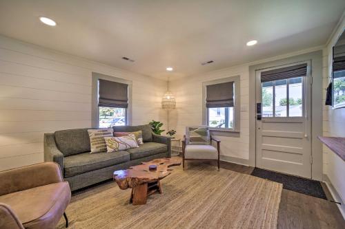 Updated Brevard Home - Close to Downtown! in Brevard, Vereinigte Staaten von Amerika