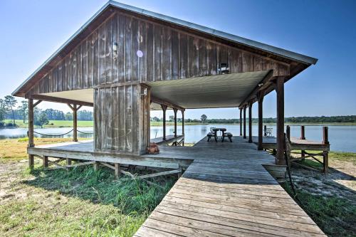 ‘The Deer’ Cabin Peaceful Refuge in East Texas in Van (TX)