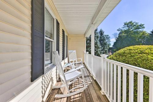 Classy Getaway with Deck and Yard Less Than 1 Mi to Beach