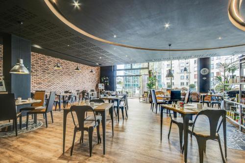 Restaurant, Novotel Paris Est Hotel in Bagnolet