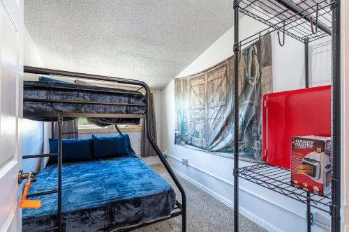 1 double bed, 1 twin bed
