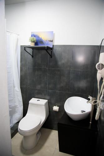 Nomada Beach Hostel- Isla Verde - image 11