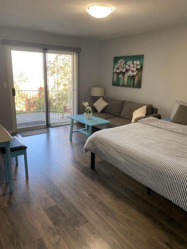 Guest suite with patio that backs onto greenbelt