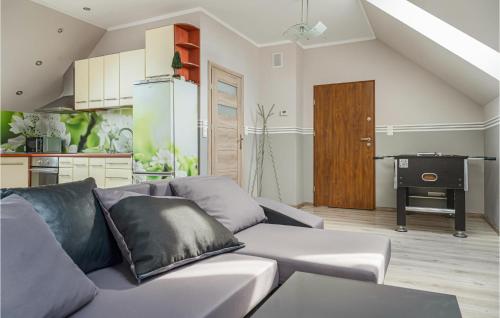 2 Bedroom Amazing Home In Ploskinia