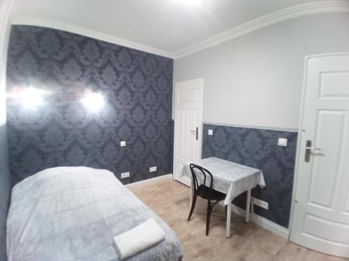 Studio Jutrzenka z łazienką by Apartamenty na dni Wrocław, Wrocław (photo 4)