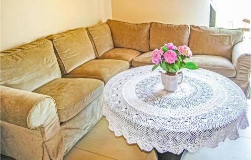 Amazing Home In Rybakowo With Kitchen