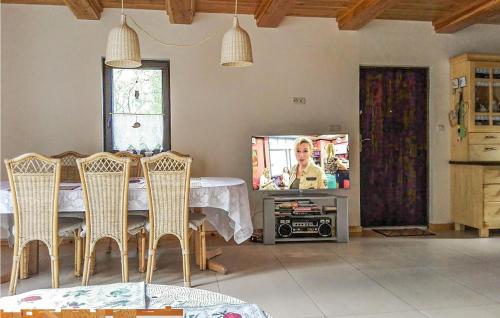 Amazing Home In Rybakowo With Kitchen