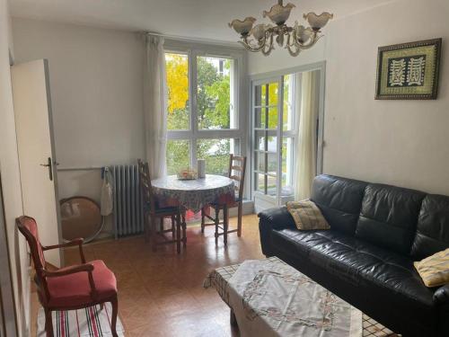 Logement spacieux avec chambre privee in Villeneuve-la-Garenne
