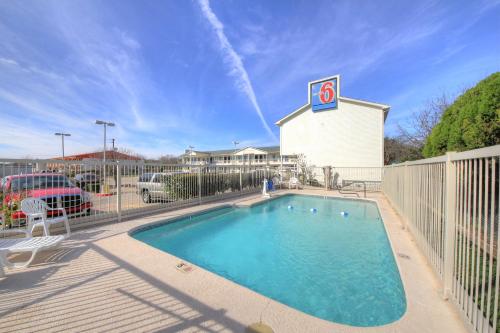 Motel 6-Kerrville, TX in Kerrville, USA
