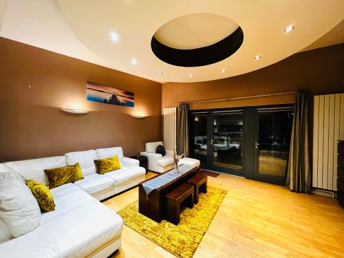 Luxury Centrical Penhouse