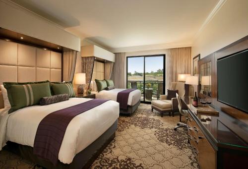 Premier Double Queen Room