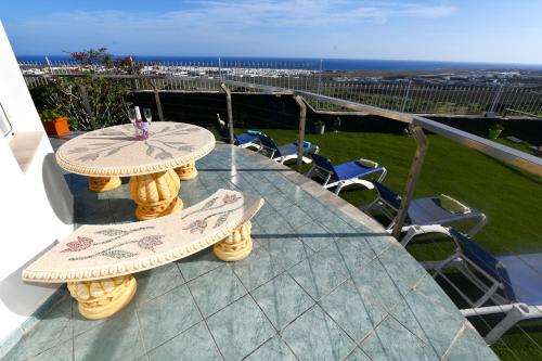 Suasana persekitaran, Villa Life in Guime