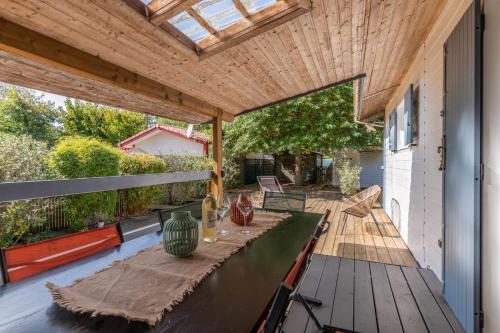 Capfun 5 stars 64 m with pool and terrace in Lanton